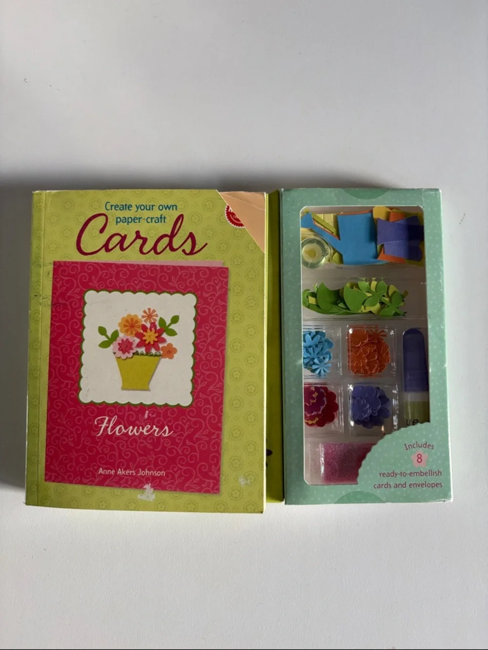 Klutz Color-In Stained Glass Kit with Neon Pens & Create your Own Card Kit‎